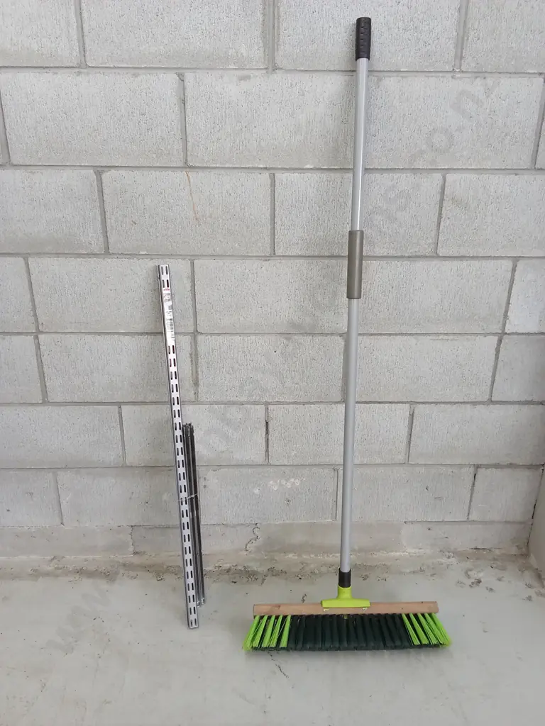 GARDEN BROOM AND ELFA SHELVING BRAKETS, H 93CM, D 50CM Image 1++
