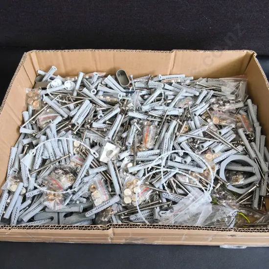 MIX OF HARDWARE