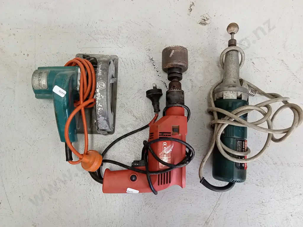 WORKING POWER TOOLS (SKILL SAW MISSING BLADE) Image 1++
