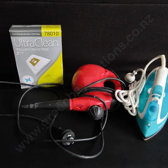 MIX OF HOUSEHOLD APPLIANCES AND EXTENSION CORDS