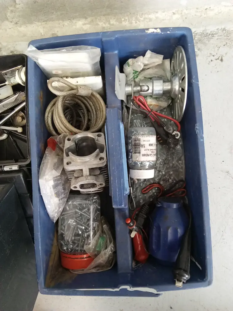 ASSORTMENT OF TOOLS IN BOXES Image 1++