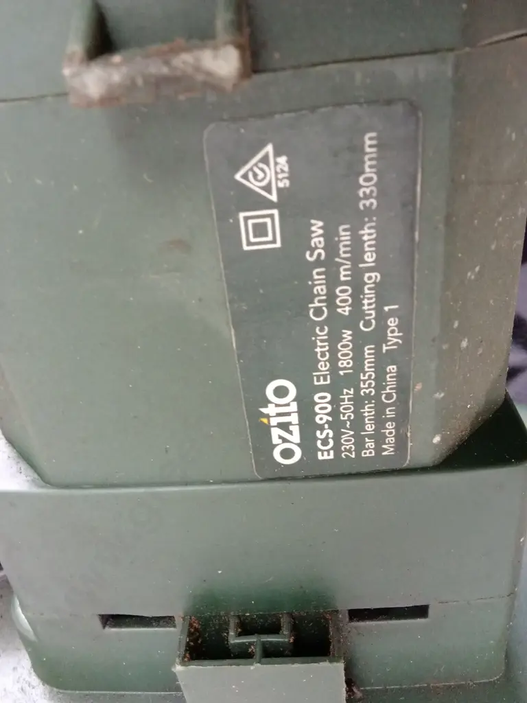 WORKING OZITO ELECTRIC CHAINSAW AND UNTESTED HOMELITE GAS BLOWER Image 1++