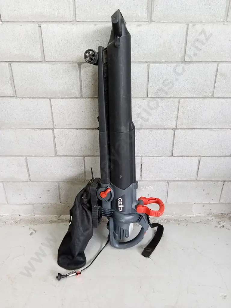 WORKING OZITO BLOWER/SUCKER Image 1++