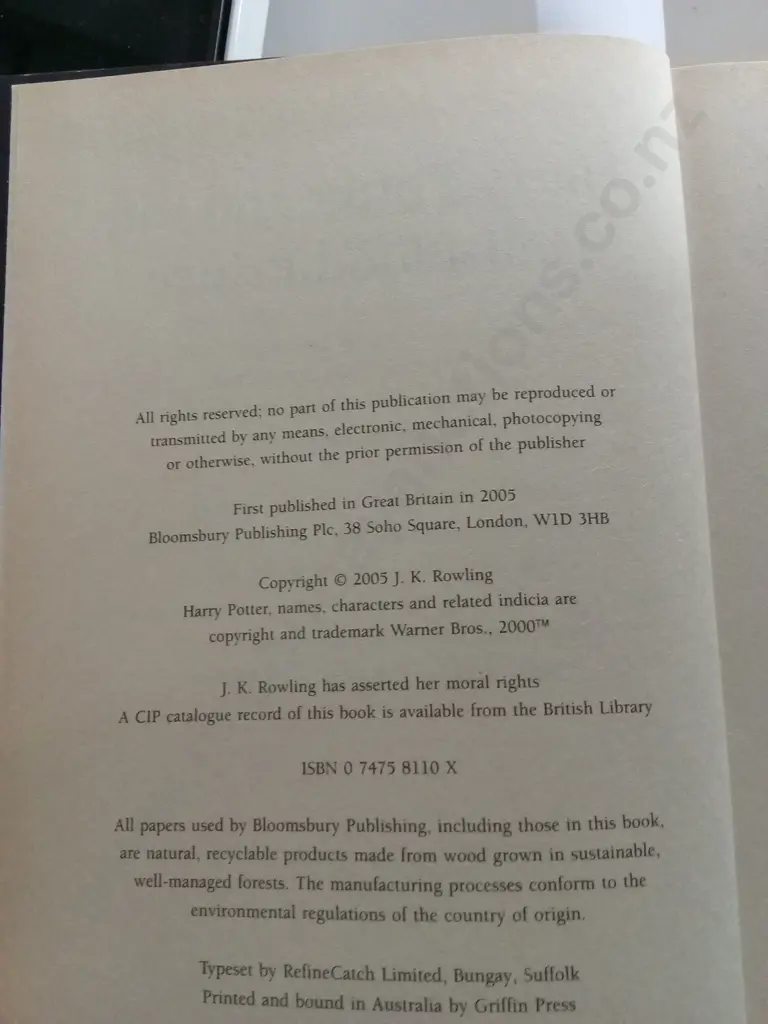 FIRST EDITION AUSTRALIAN HARRY POTTER BOOKS DEATHLY HALLOWS AND THE HALF-BLOOD PRINCE Image 1++