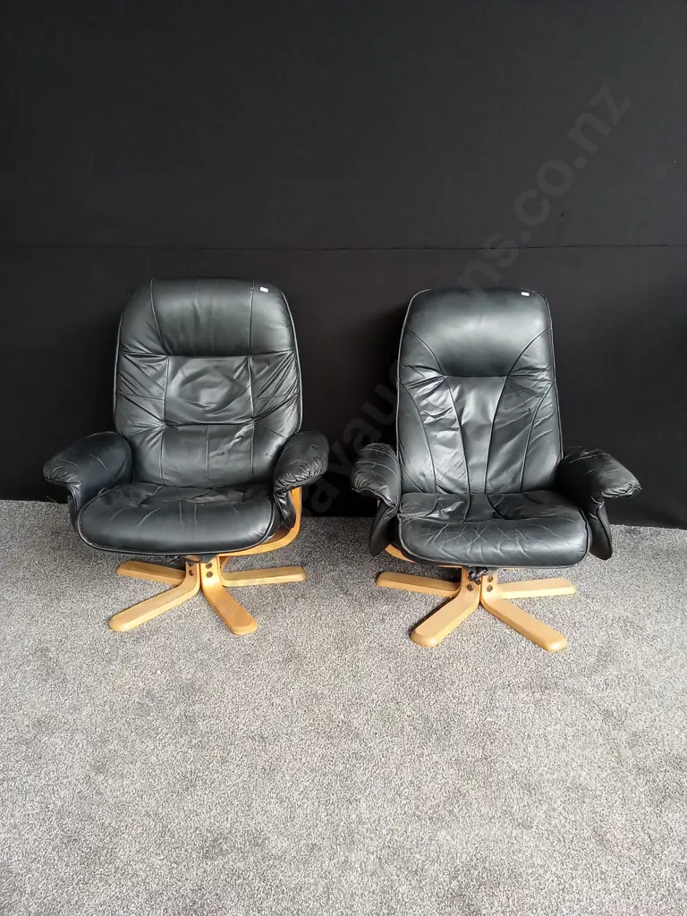 FAUX LEATHER ARM CHAIR X 2 Image 1++