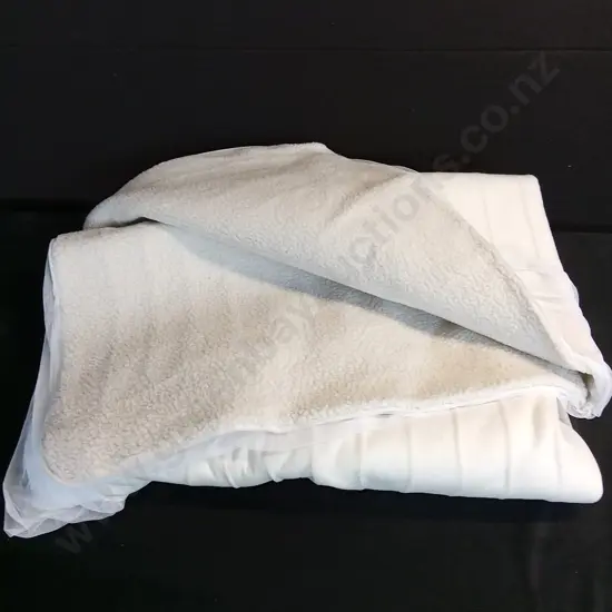 GOLDAIR KING SIZE FITTED ELECTRIC BLANKET