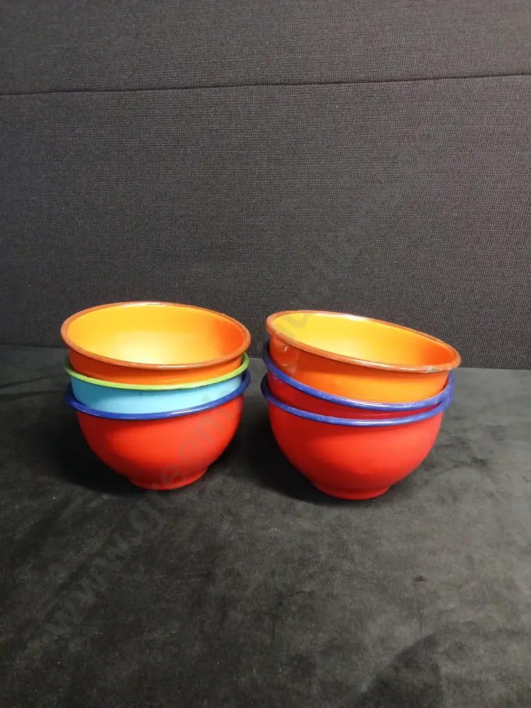 VINTAGE ENAMEL COLOURFUL CAMPING MUGS PLATES AND BOWLS WITH LARGE TUPPERWARE CONTAINER Image 1++