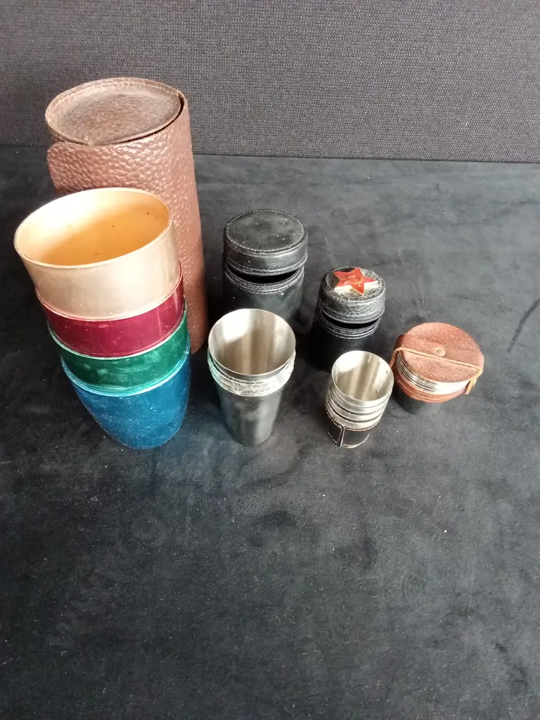 VINTAGE FLASKS AND METAK CUPS WITH CASES Image 1++