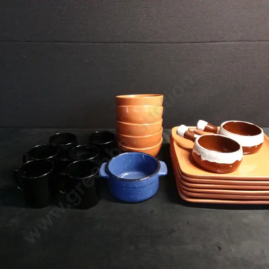 ASSORTED KITCHENWARE