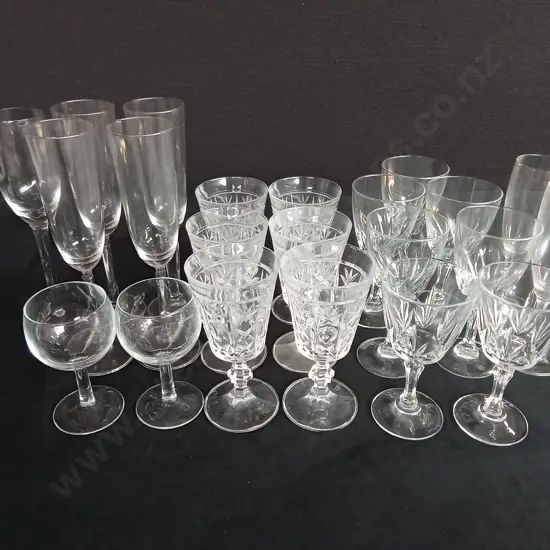 ASSORTED GLASSES X 22