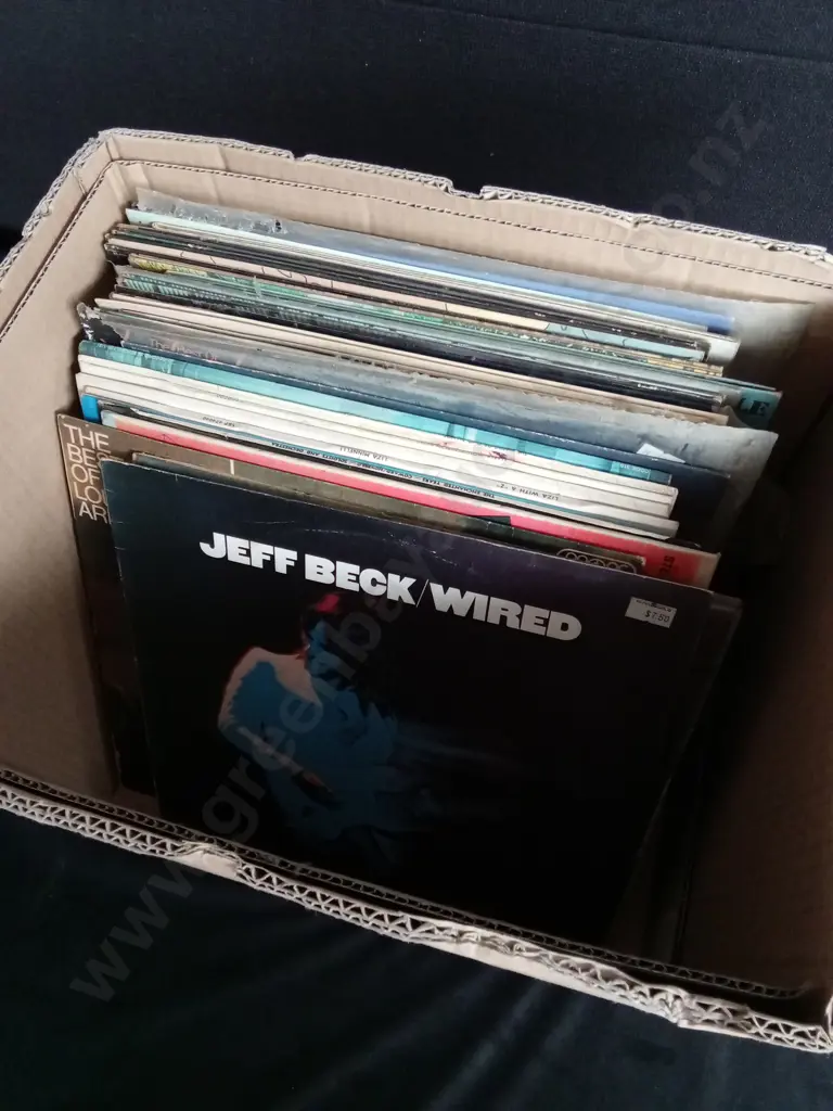 COLLECTION OF VINTAGE VINYL RECORDS Image 1++
