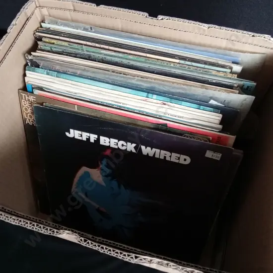 COLLECTION OF VINTAGE VINYL RECORDS