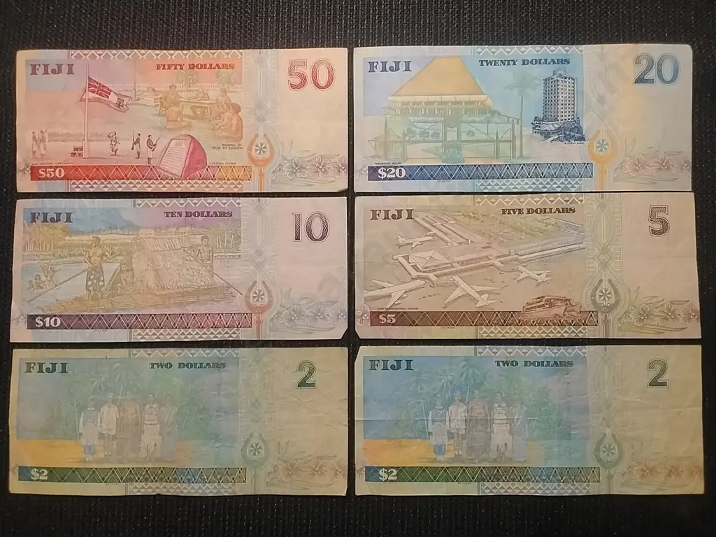 COLLECTION OF 6 X FIJI BANK NOTES - 1 X $50, 1 X $20, 1 X $10, 1 X $5 & 2 X $2 Image 1++