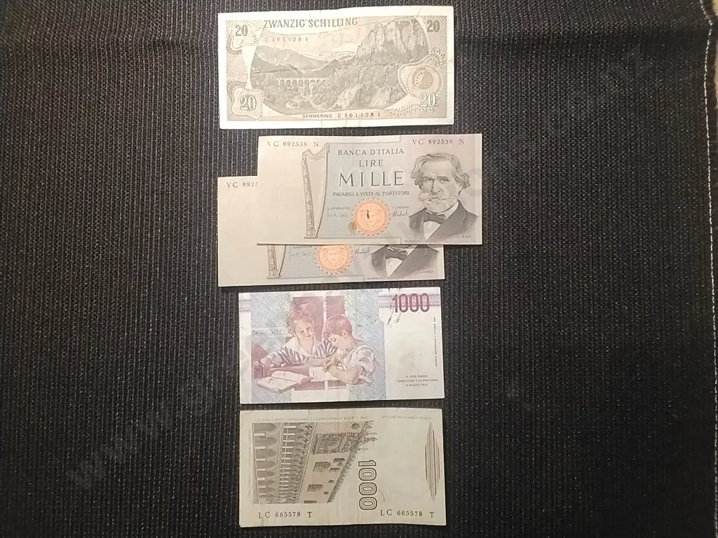 1 X 1967 AUSTRIAN 20 SCHILLING BANK NOTE AND 4X ITALIAN 1000 LIRE NOTES Image 1++
