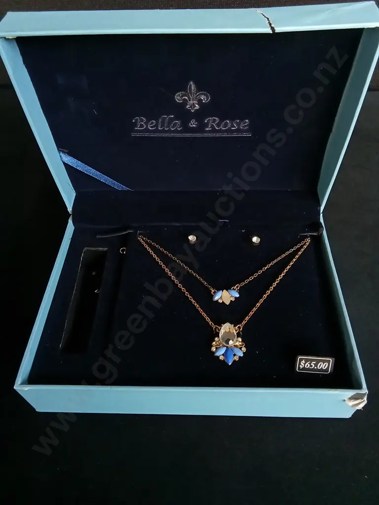 BELLA AND ROSE NECKLACE AND EARRING SET Image 1++