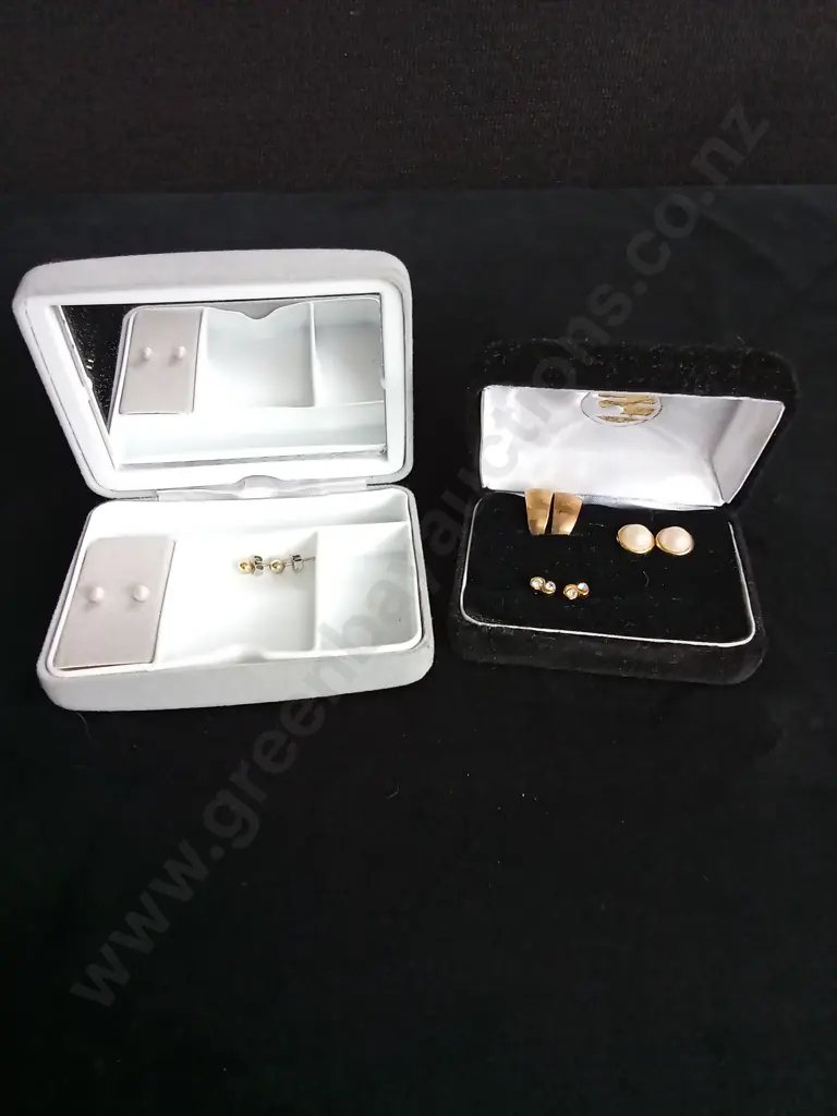 ASSORTED EARRINGS Image 1++