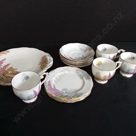 16 PIECE BELLS QUEEN ANNE LOVERS LANE BONE CHINA TEA SET