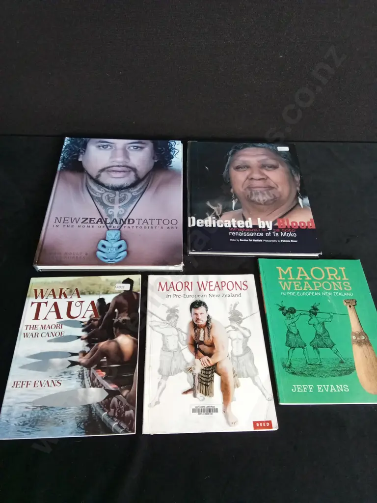 COLLECTION OF 5 MAORI BOOKS Image 1++