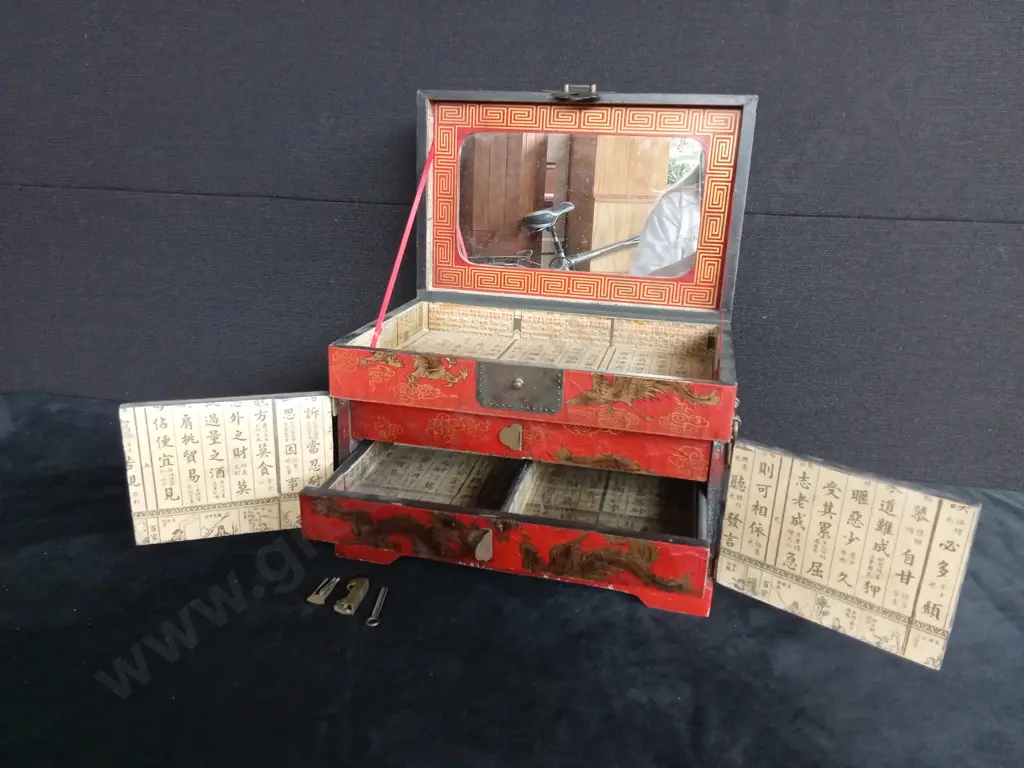 ANTIQUE CHINESE RED LACQUERED LEATHER TRUNK WITH LOCK AND KEY Image 1++