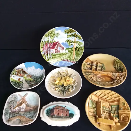 VINTAGE DECORATIVE WALL PLATES X 8
