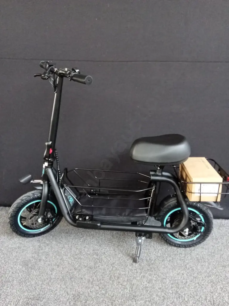 GYROOR C1S ELECTRIC SCOOTER WITH SEAT BASKET AND CHARGER BRAND NEW Image 1++