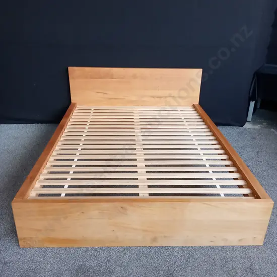 QUEEN SIZE SOLID TIMBER BEDFRAME WITH WOODEN SLATS W1.66M L2.11M HEADBOARD 81CM HIGH