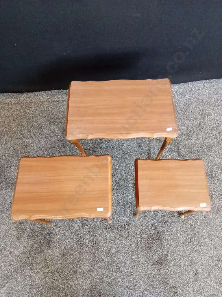 WOODEN NESTING TABLES Image 1++