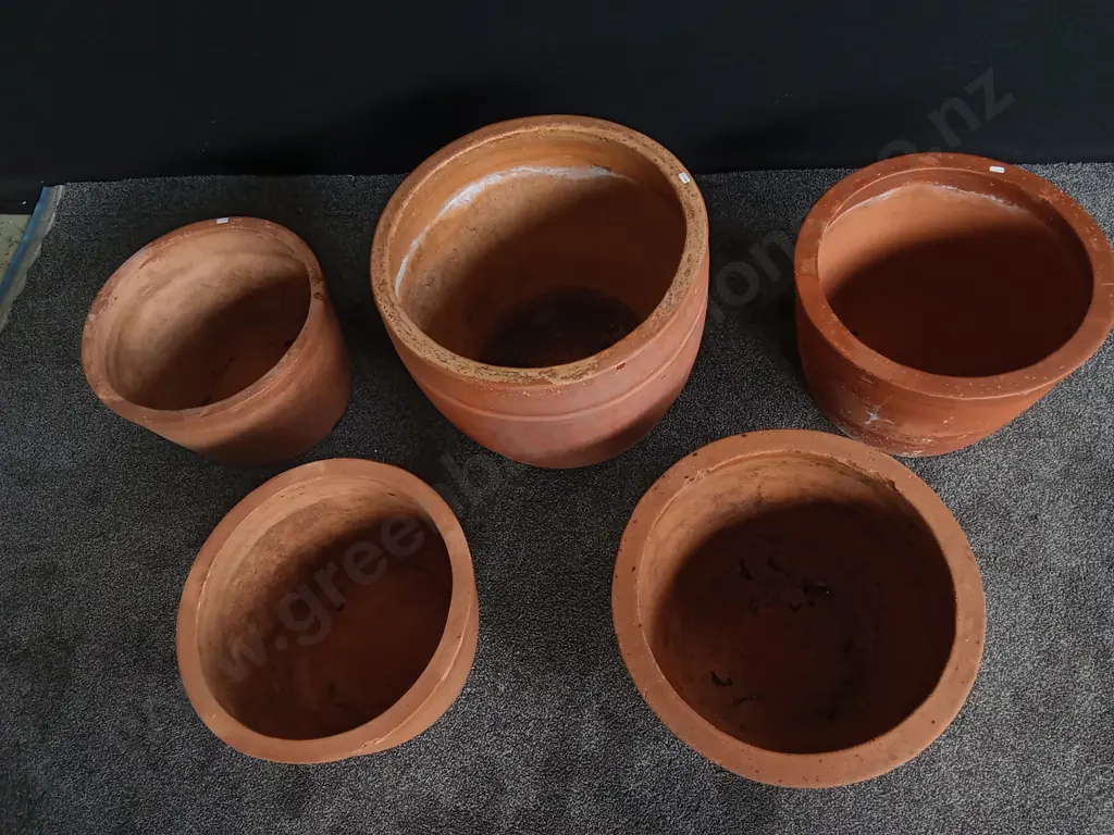 5 LARGE POTS 1 CRACKED Image 1++