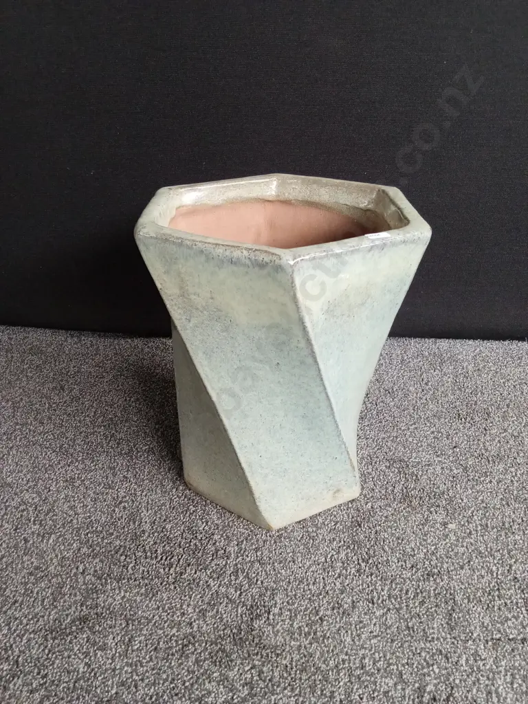 GLAZED POT Image 1++