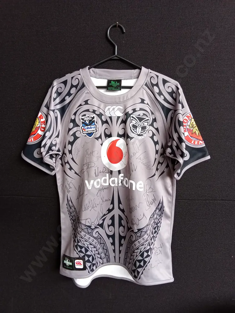 2012 NEW ZEALAND WARRIORS SIGNED HERITAGE RUGBY LEAGUE SHIRT SIZE M WITH TAGS Image 1++