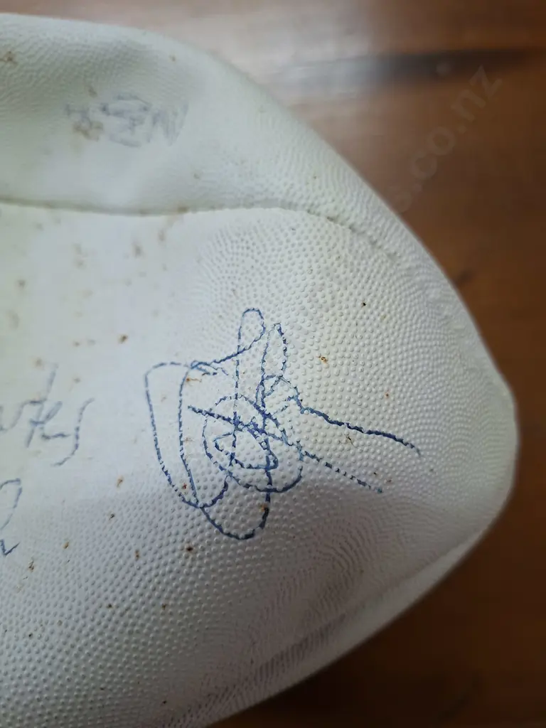 SIGNED RUGBY BALL EARLY 90'S ERA SIGNATURES INCLUDING JONAH LOMU, ANDREW MEHRTENS, Image 1++