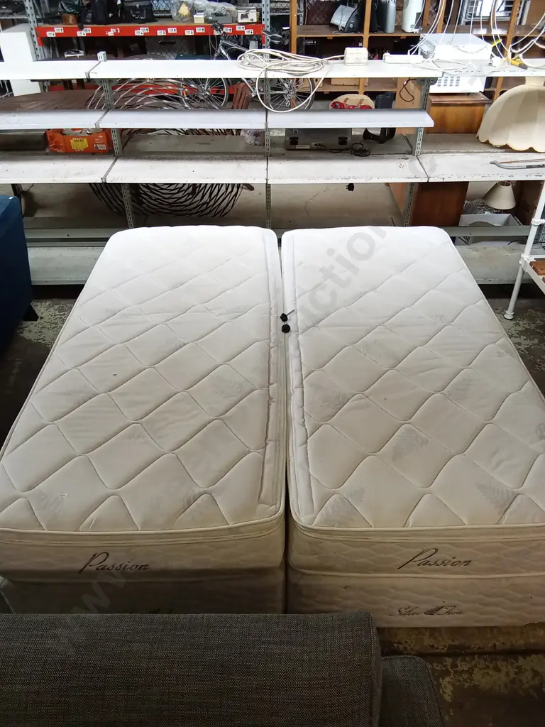 SILVER FERN QUEEN BED AND MATRESS CAN BE SPLIT INTO 2 SINGLES Image 1++