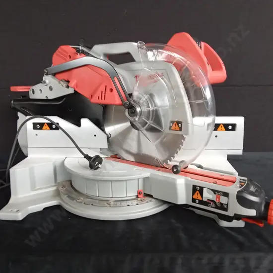 MILWAUKEE MS305DB 305MM COMPOUND MITRE SAW