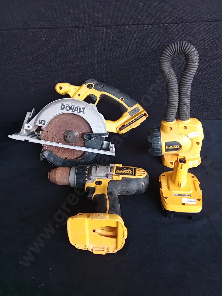 DEWALT 18V XRP SERIES CIRCULAR SAW CORDLESS DRILL AND TORCH WITH ONE BATTERY UNTESTED Image 1++