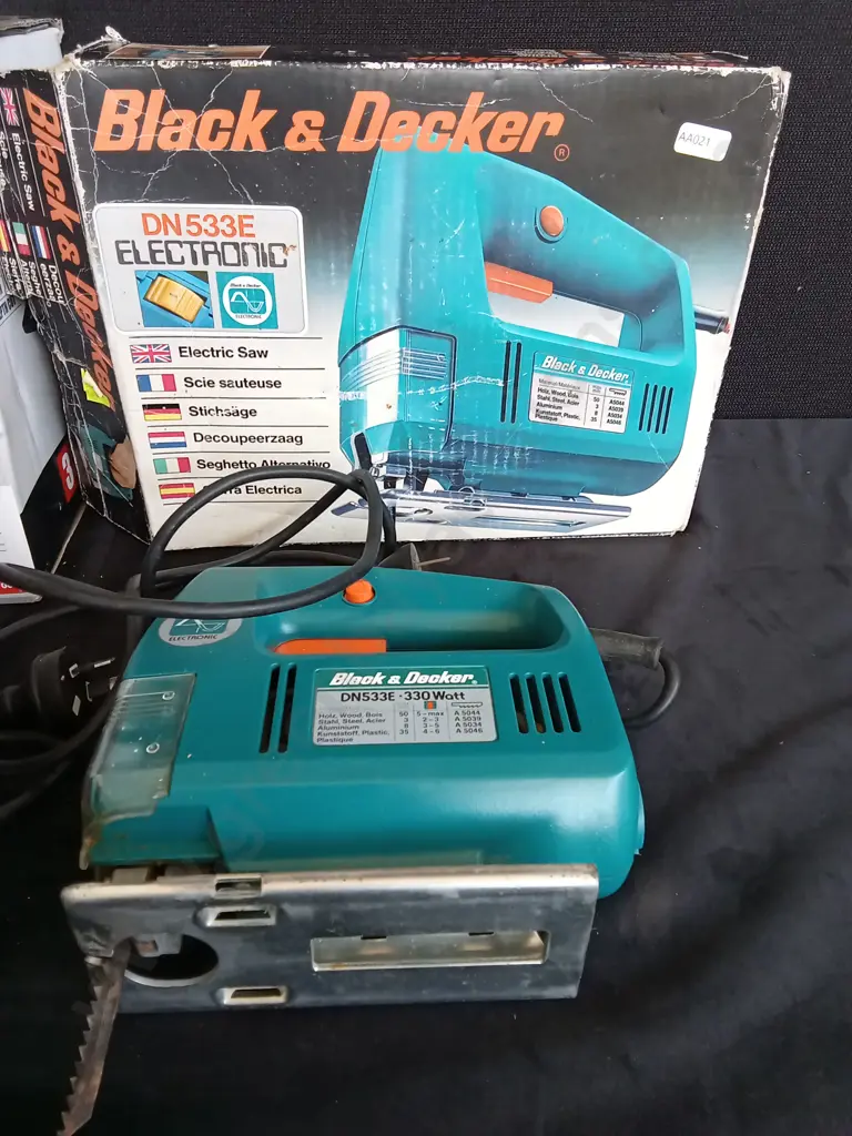 OZITO CIRCULAR SAW AND BLACK AND DECKER JIGSAW BOTH TESTED WORKING AND HARDLY USED Image 1++