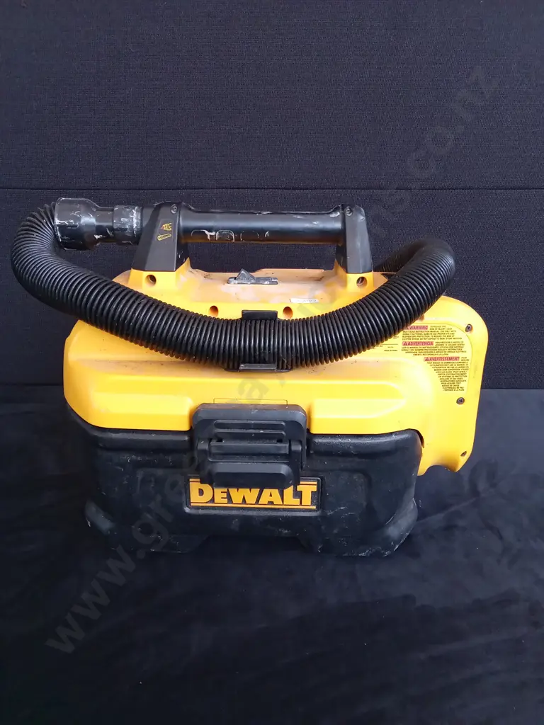 DEWALT DCV580 HEAVY DUTY 2 GALLON WET & DRY VACUUM Image 1++