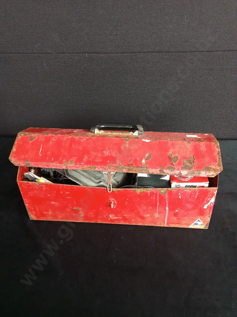 TOOL BOX AND CONTENTS Image 1++