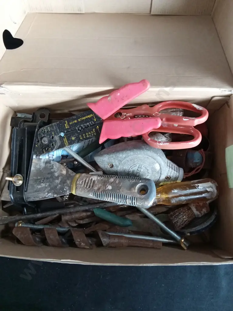 BOX OF HAND TOOLS INC WIRE STRIPPER DRILL BITS SCISSORS AND SCRAPERS Image 1++