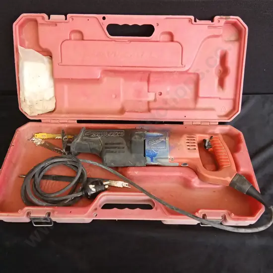 MILWAUKEE CORDED ORBITAL SUPER SAWSALL IN CASE TESTED WORKING