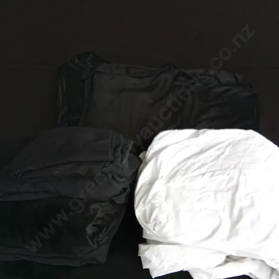 BLACK VELVET QUEEN DUVET COVER WITH 2 SHEET SETS AND 2 PILLOWS