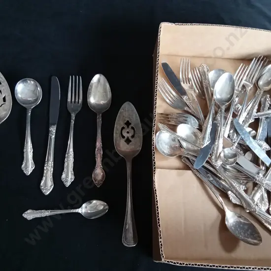 BOX OF SILVER PLATED CUTLERY