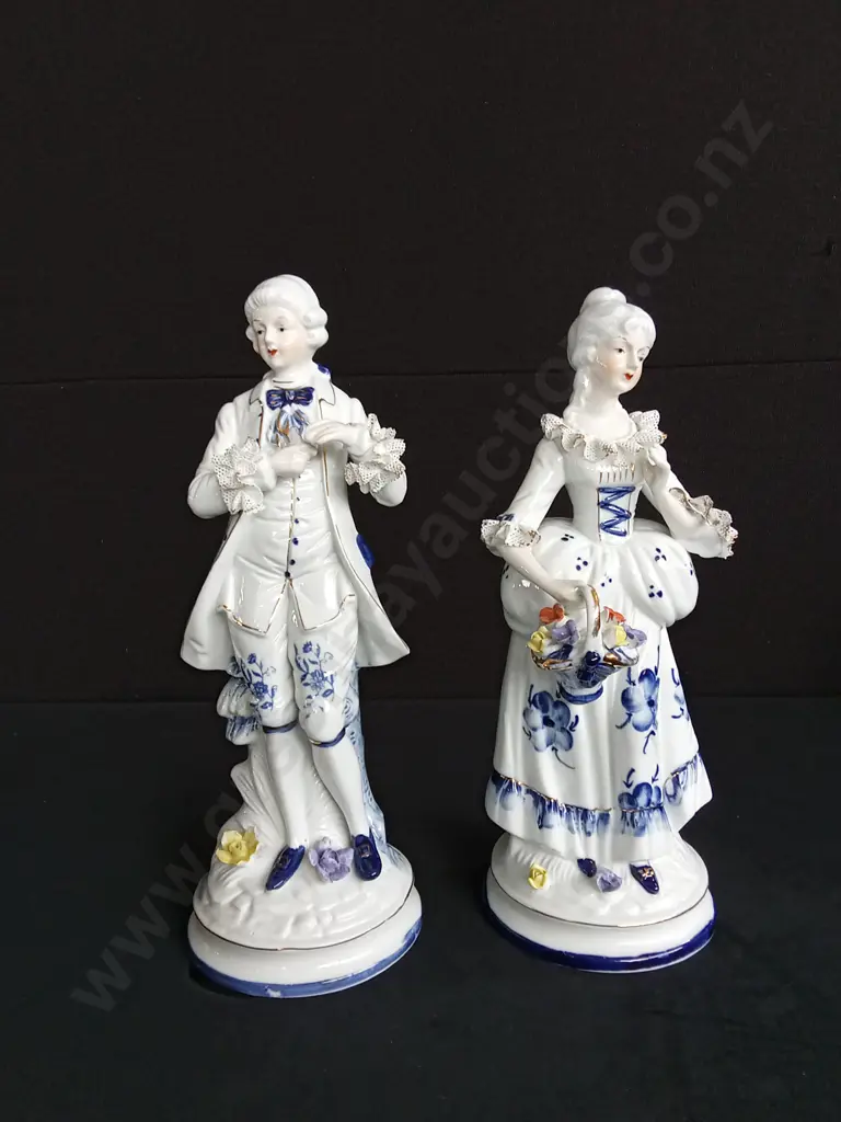 BLUE AND WHITE LORD AND LADY H35CM X W13CM Image 1++