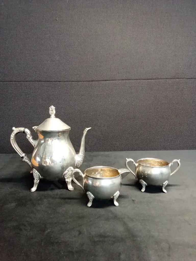 VINTAGE TEA POT SUGAR BOWL AND CREAM JUG - PLATED SILVERWARE Image 1++