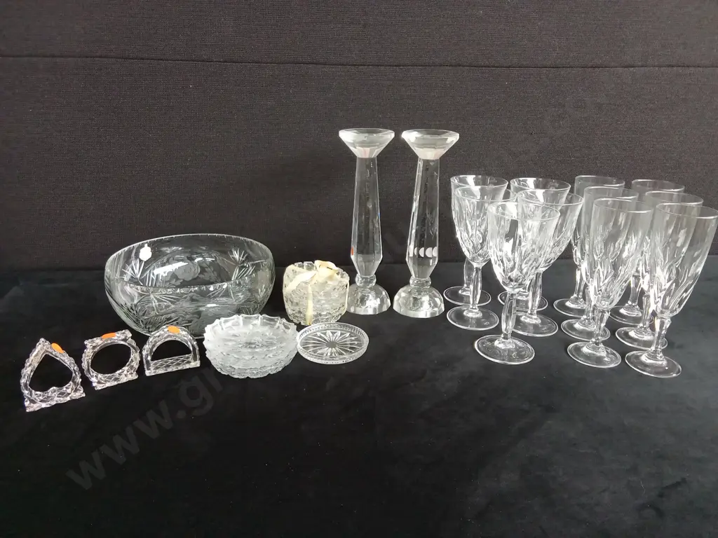 ASSORTED CRYSTAL GLASSES AND OTHER CRYSTAL ITEMS Image 1++