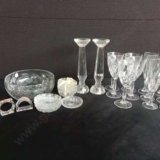 ASSORTED CRYSTAL GLASSES AND OTHER CRYSTAL ITEMS
