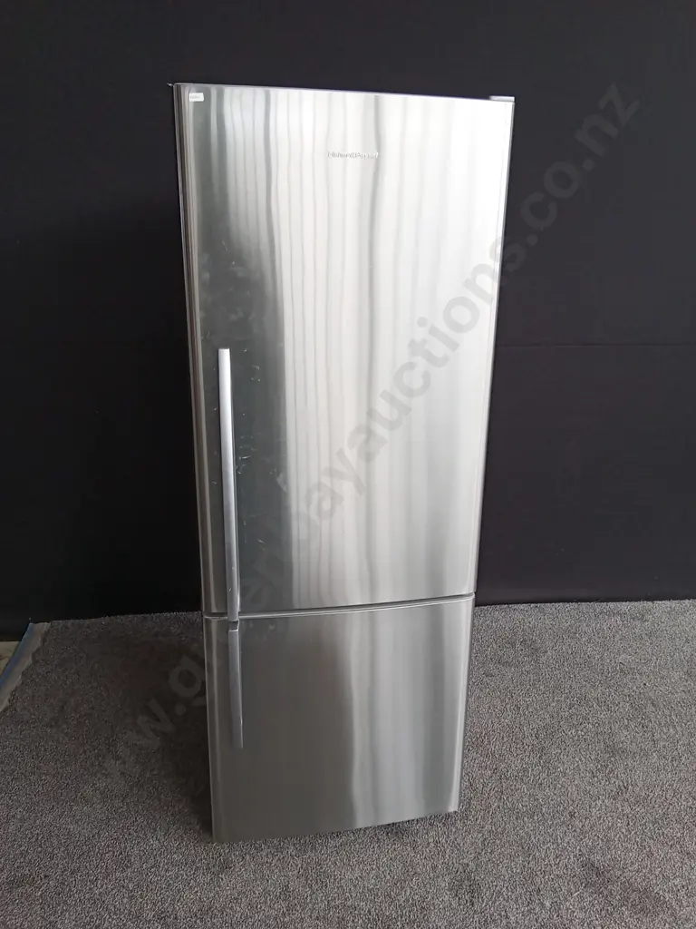 FISHER & PAYKEL FRIDGE H168CM L64CM D67 Image 1++