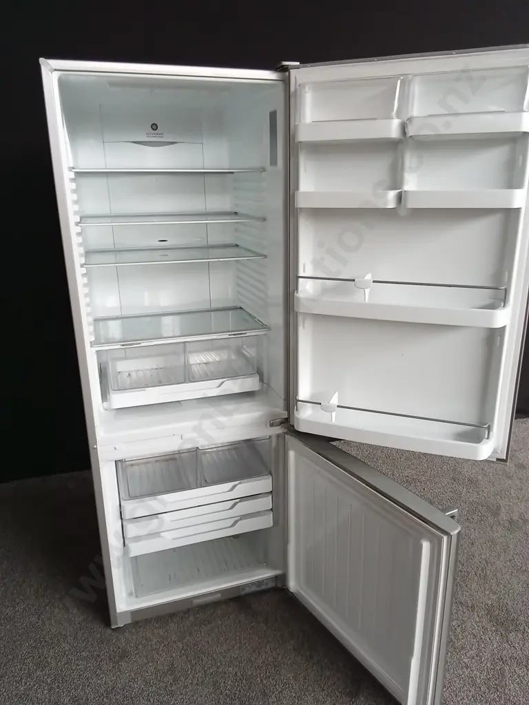 FISHER & PAYKEL FRIDGE H168CM L64CM D67 Image 1++