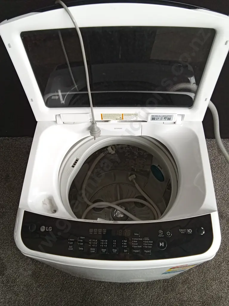 LG SMART INVERTER MOTOR WASHING MACHINE Image 1++