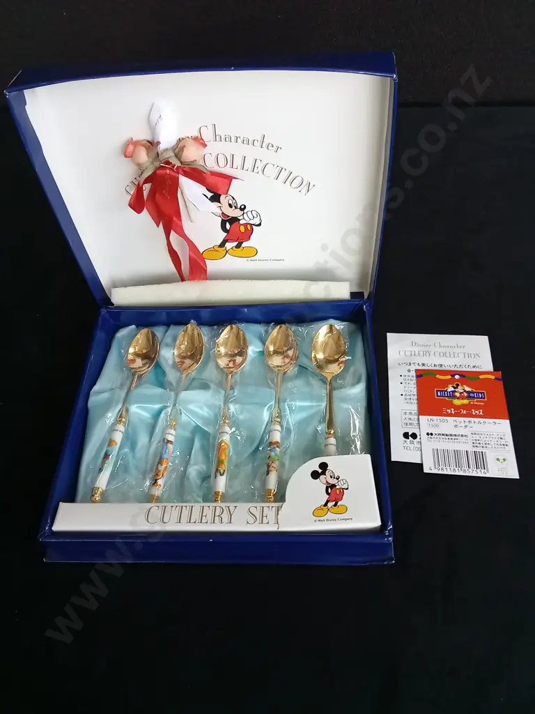 DISNEY CHARACTER CUTLERY TEASPOON SET UNUSED FROM JAPAN Image 1++