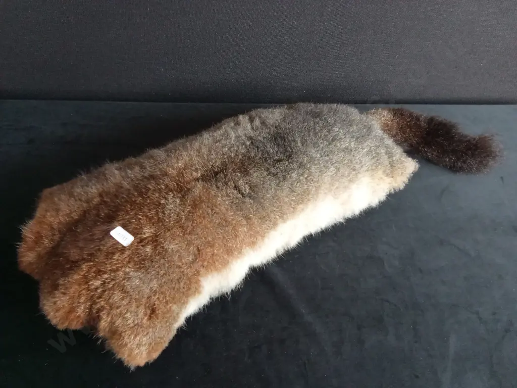 TANNED RED FOX FUR DECORATIVE THROW Image 1++